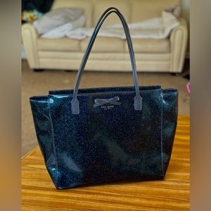 kate spade New York  (Glitter)
very beautiful  big bag